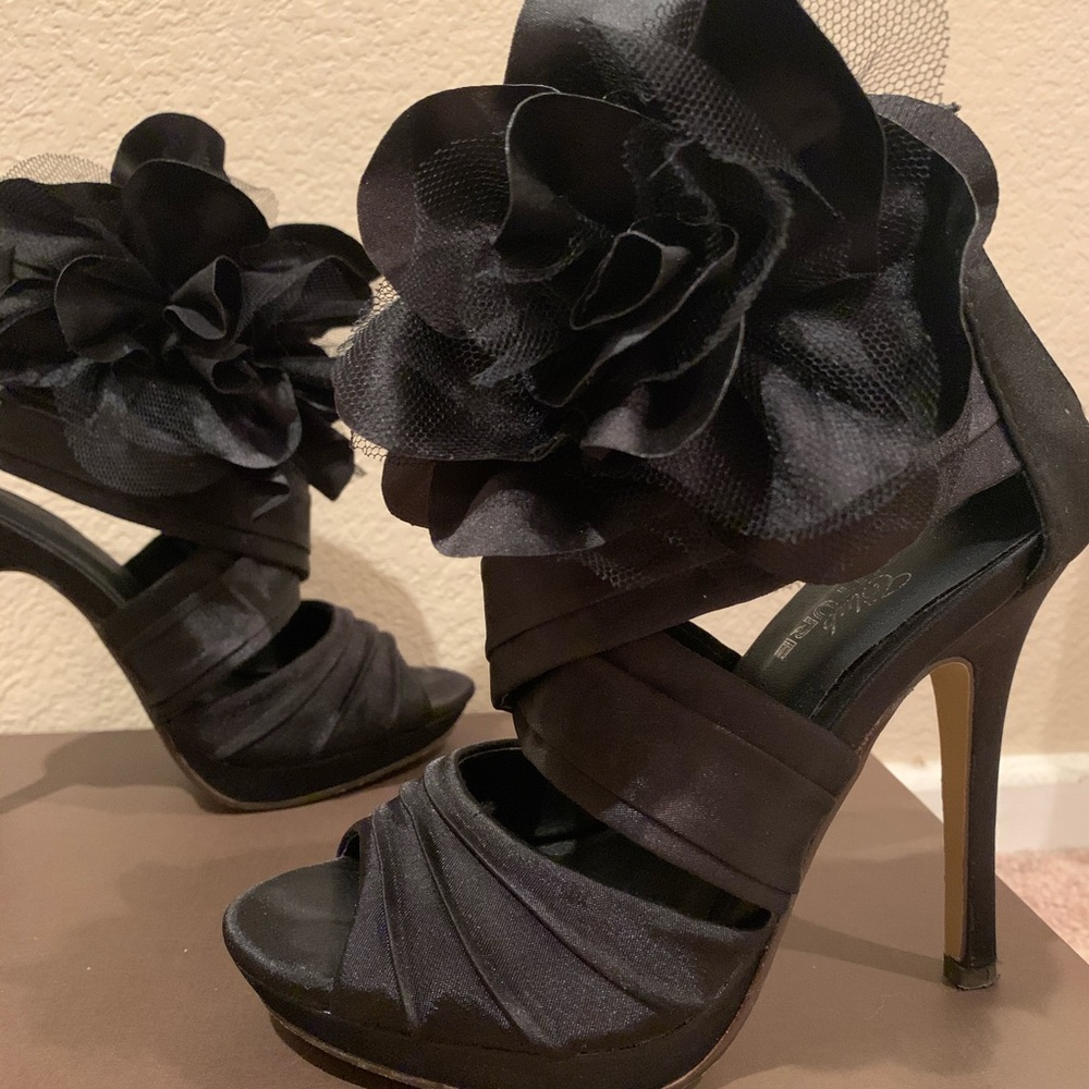 Side Flower Decor Heels